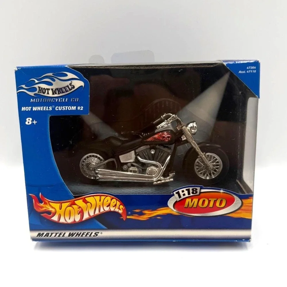 Hot Wheels Motorcycle Co Custom 2 Black Winged Skull 1:18 Moto 47364 Mattel 2002